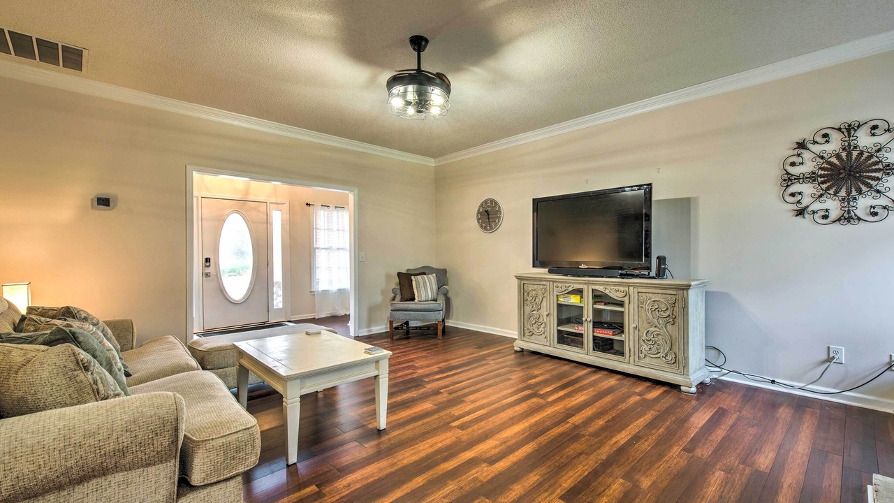 Photo of Livingroom in Euharlee