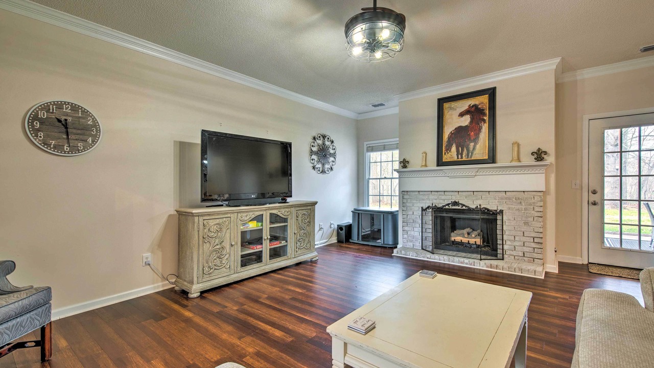Photo of Livingroom in Euharlee