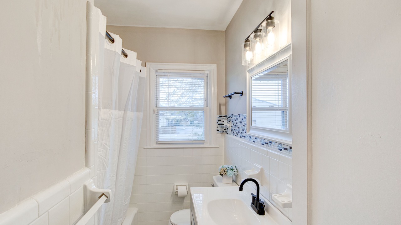 Photo of Bathroom in Mount Berry