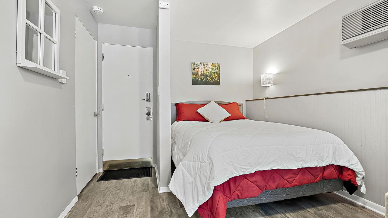 Photo of Bedroom in Aurora