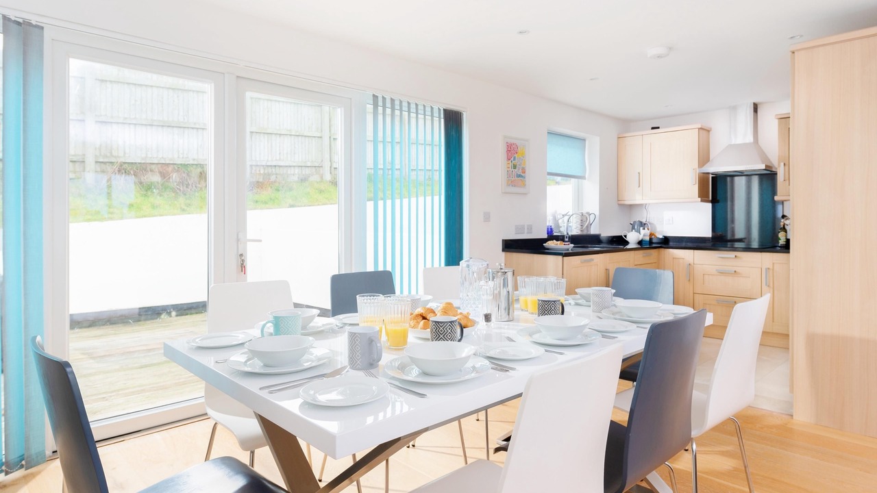 Photo of Others in Lusty Glaze