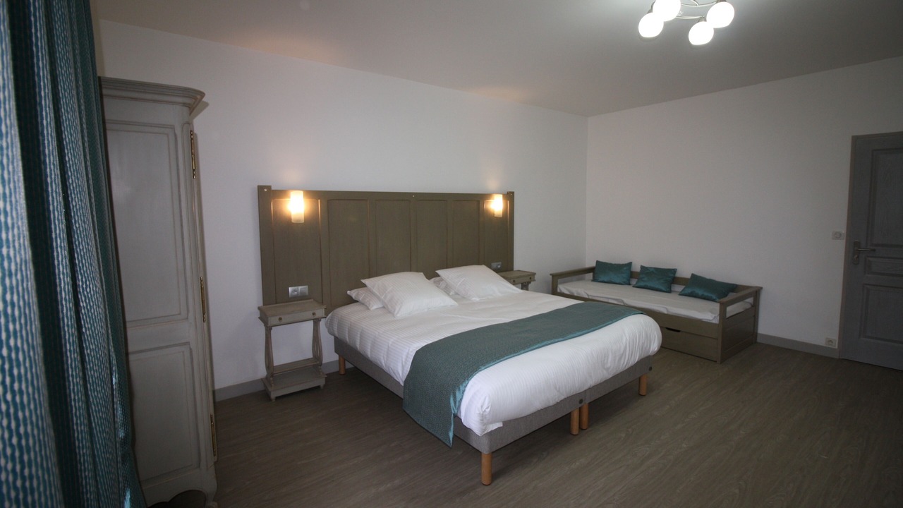 Photo of Bedroom in Saint-Martin-de-Fressengeas