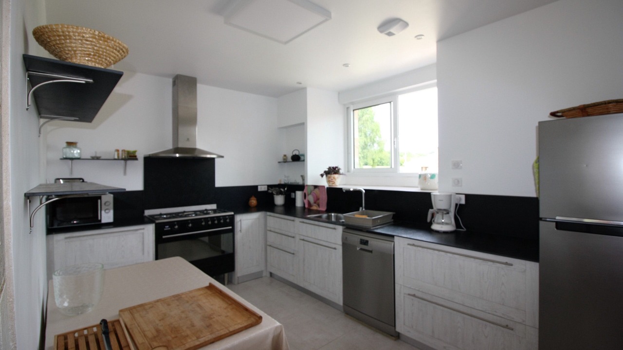 Photo of Kitchen in Saint-Martin-de-Fressengeas