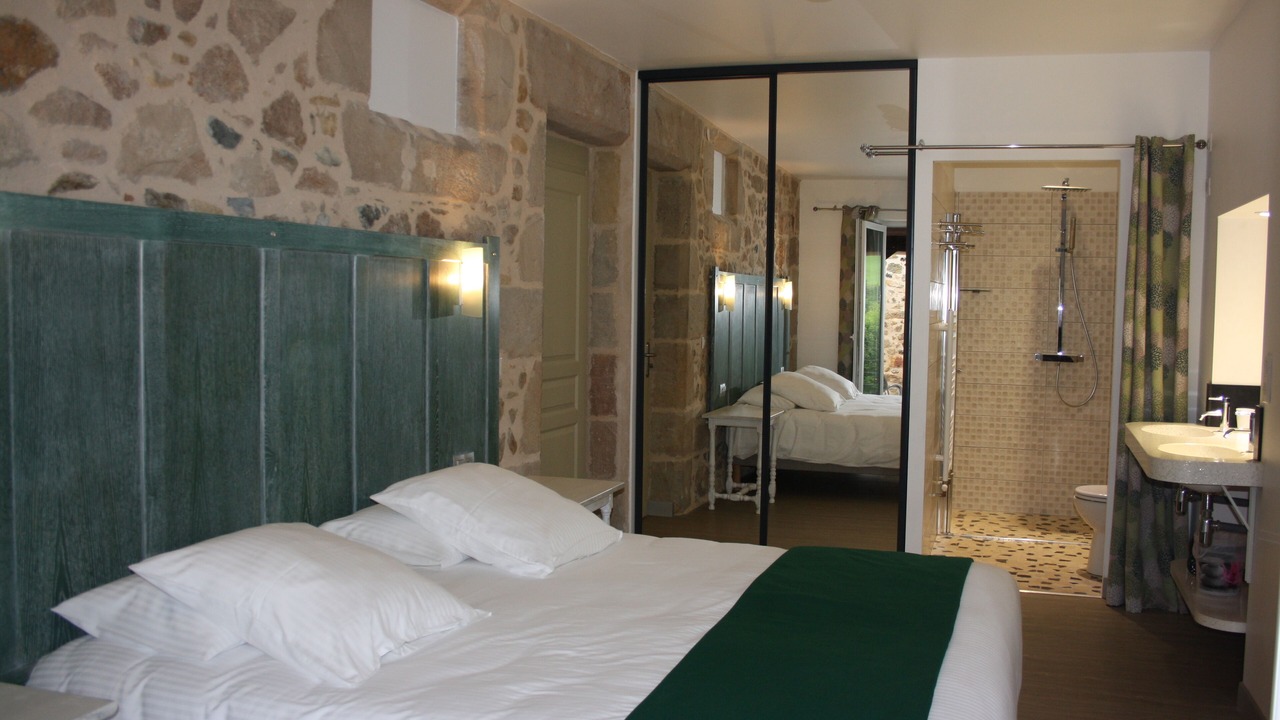 Photo of Bedroom in Saint-Martin-de-Fressengeas