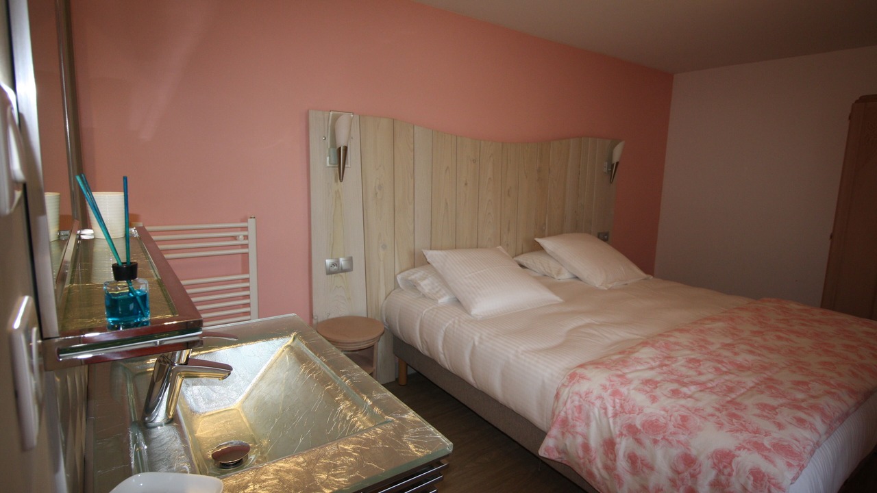 Photo of Bedroom in Saint-Martin-de-Fressengeas