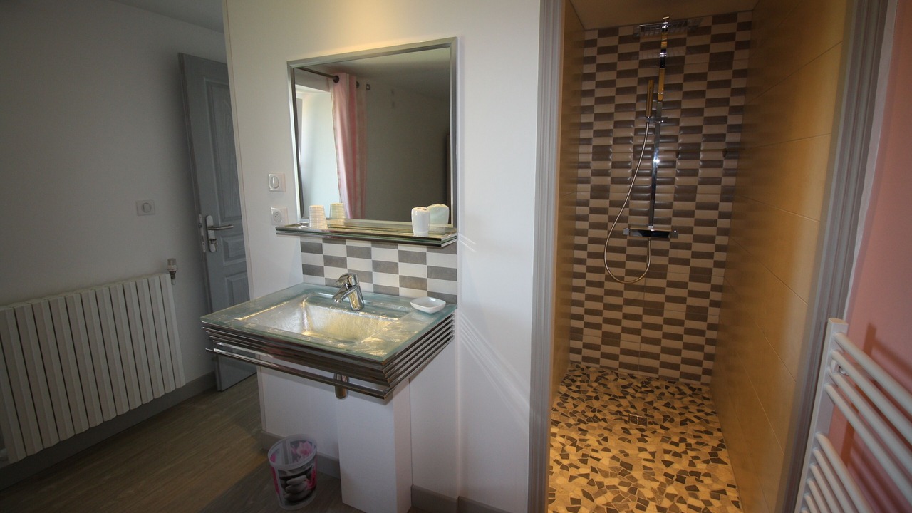 Photo of Bathroom in Saint-Martin-de-Fressengeas
