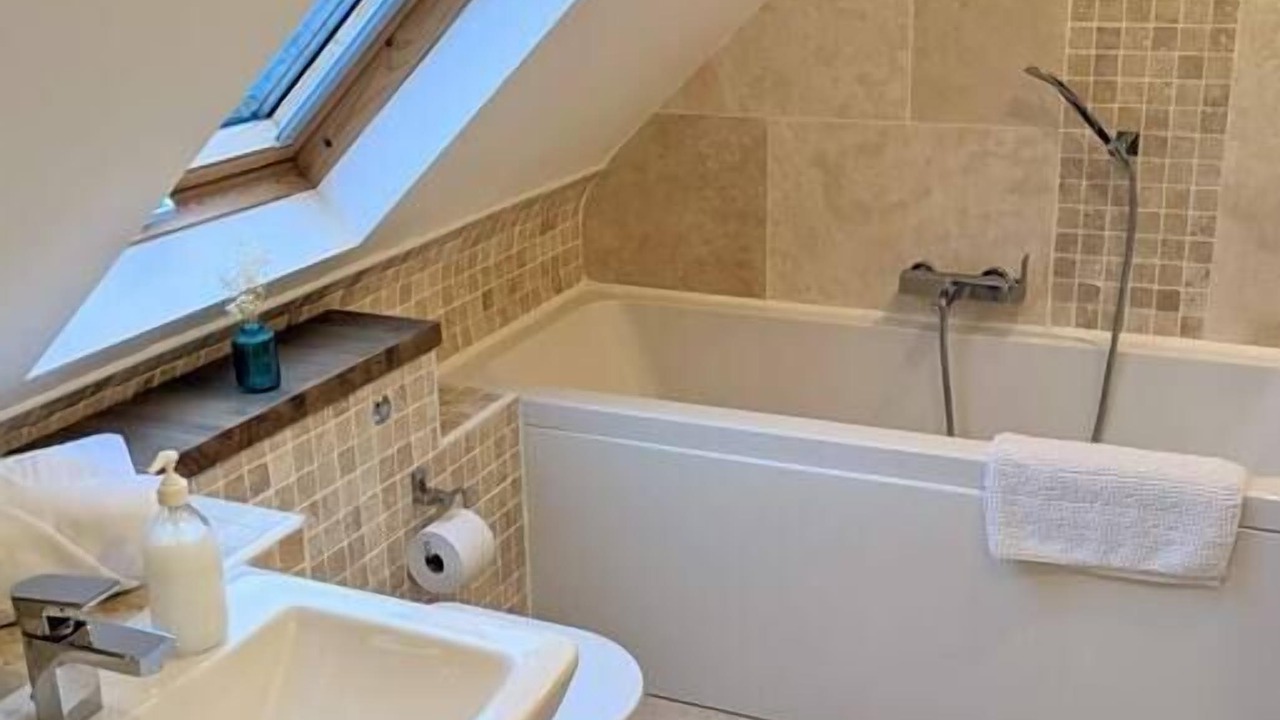 Photo of Others in Bilting