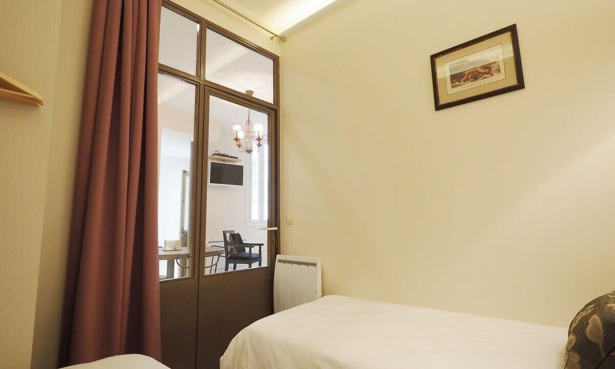 Photo of Bedroom in 6th Arrondissement