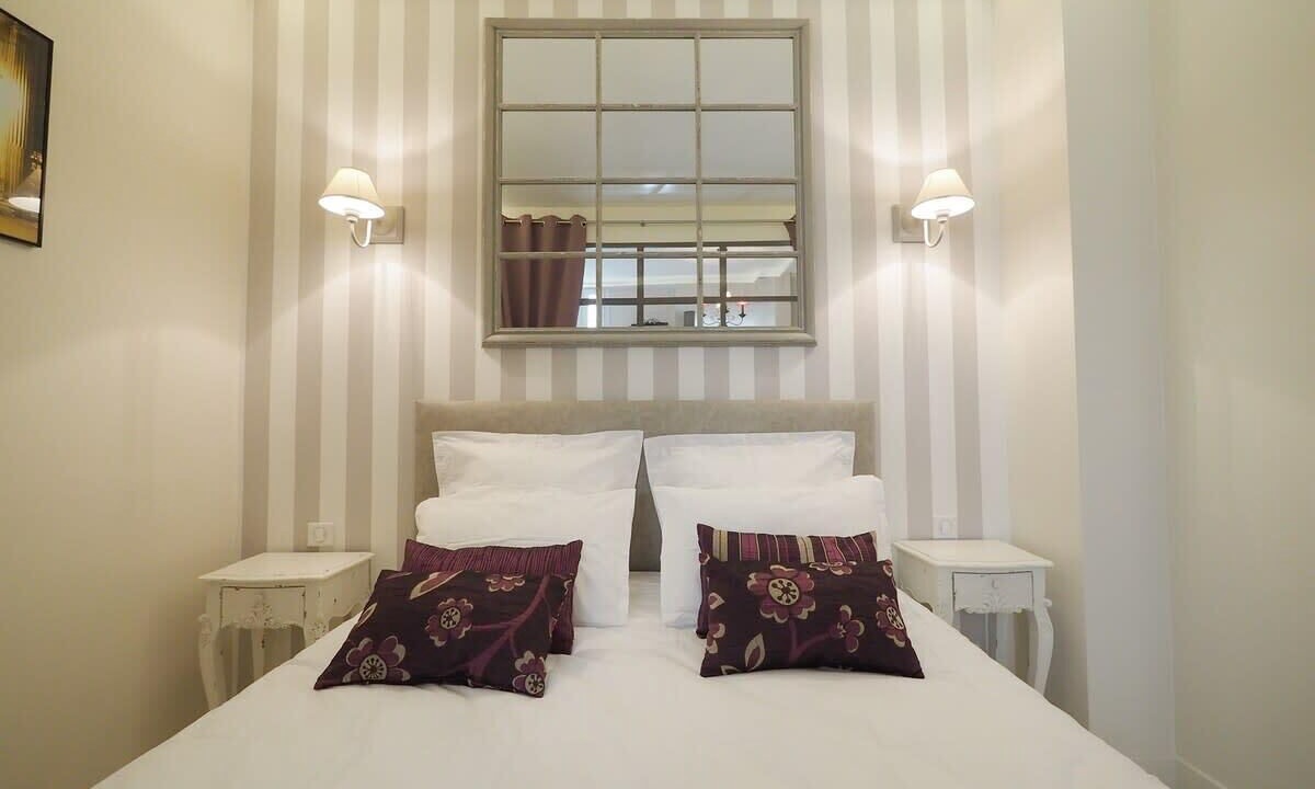 Photo of Bedroom in 6th Arrondissement