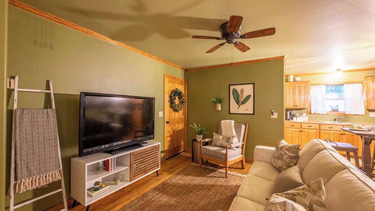 Photo of Livingroom in Broken Bow