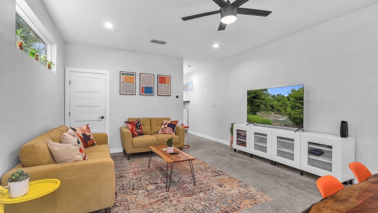 Photo of Livingroom in Pecan Valley
