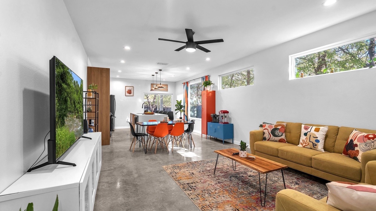 Photo of Livingroom in Pecan Valley