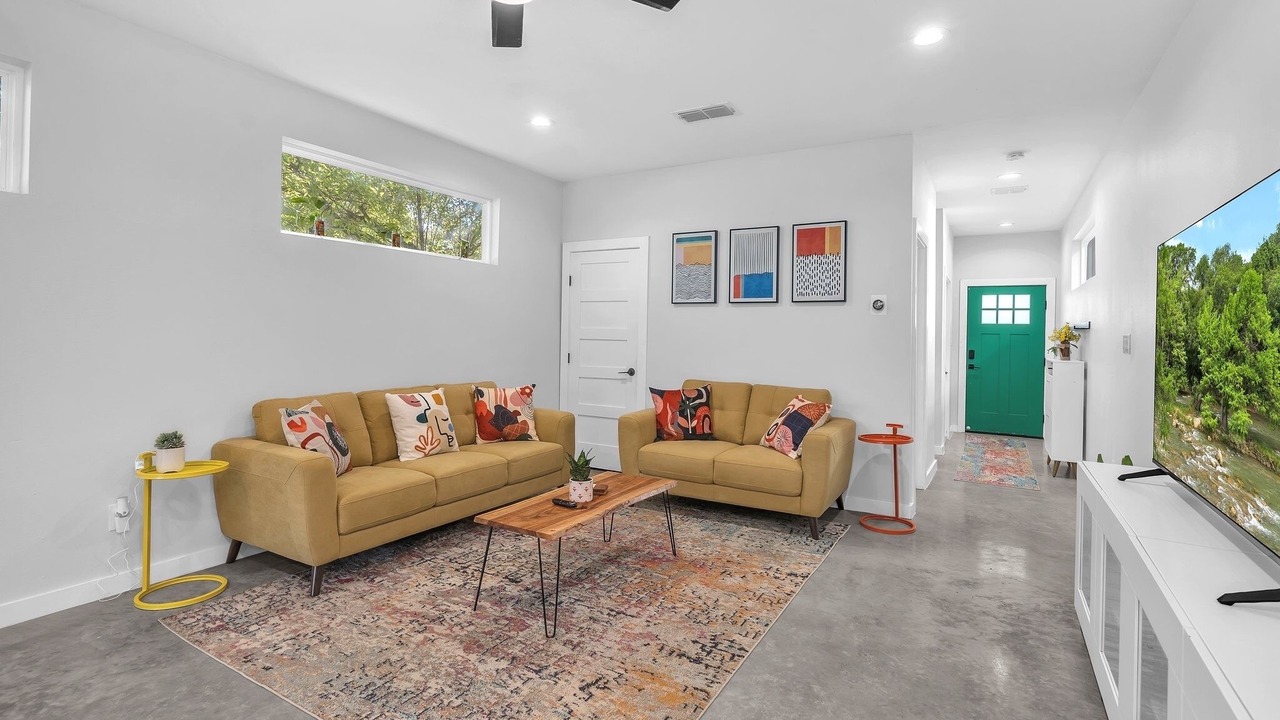 Photo of Livingroom in Pecan Valley