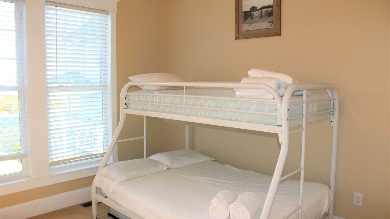 Photo of Bedroom in Manteo
