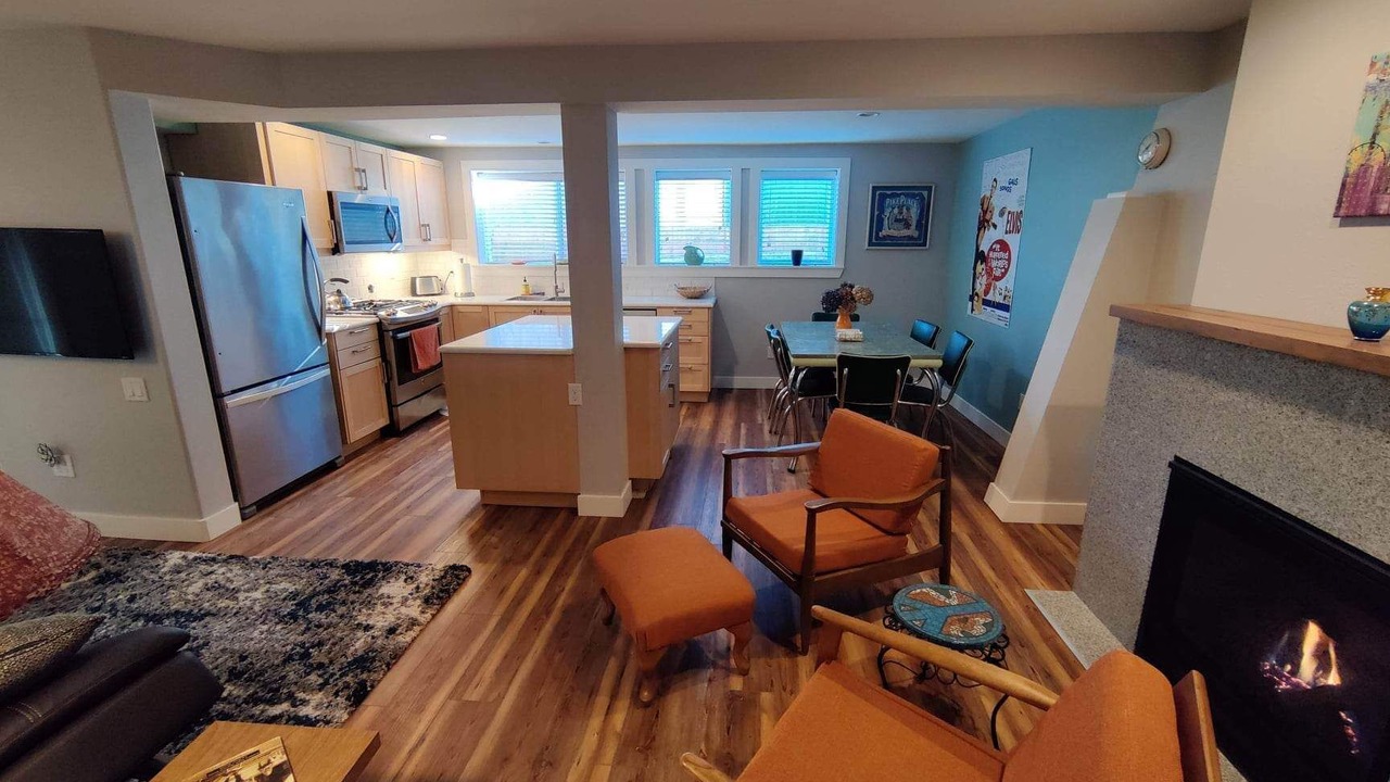 Photo of Livingroom in Fairmount Park