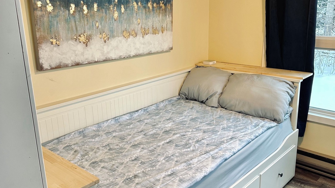 Photo of Bedroom in Lester Beach
