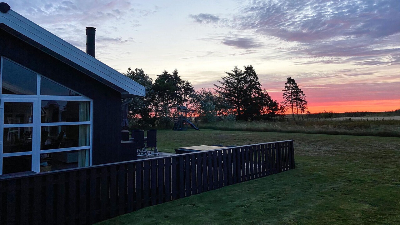 Photo of Others in Hou