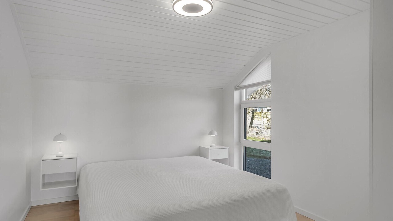 Photo of Others in Hou