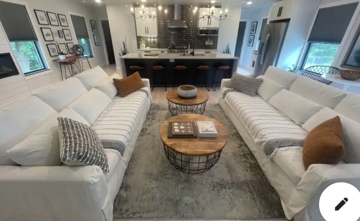 Photo of Livingroom in Oriental