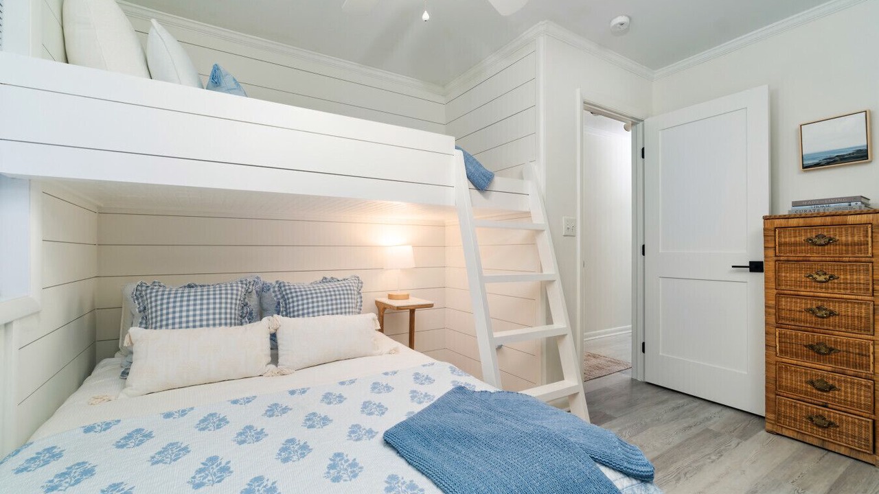Photo of Bedroom in Atlantic Beach
