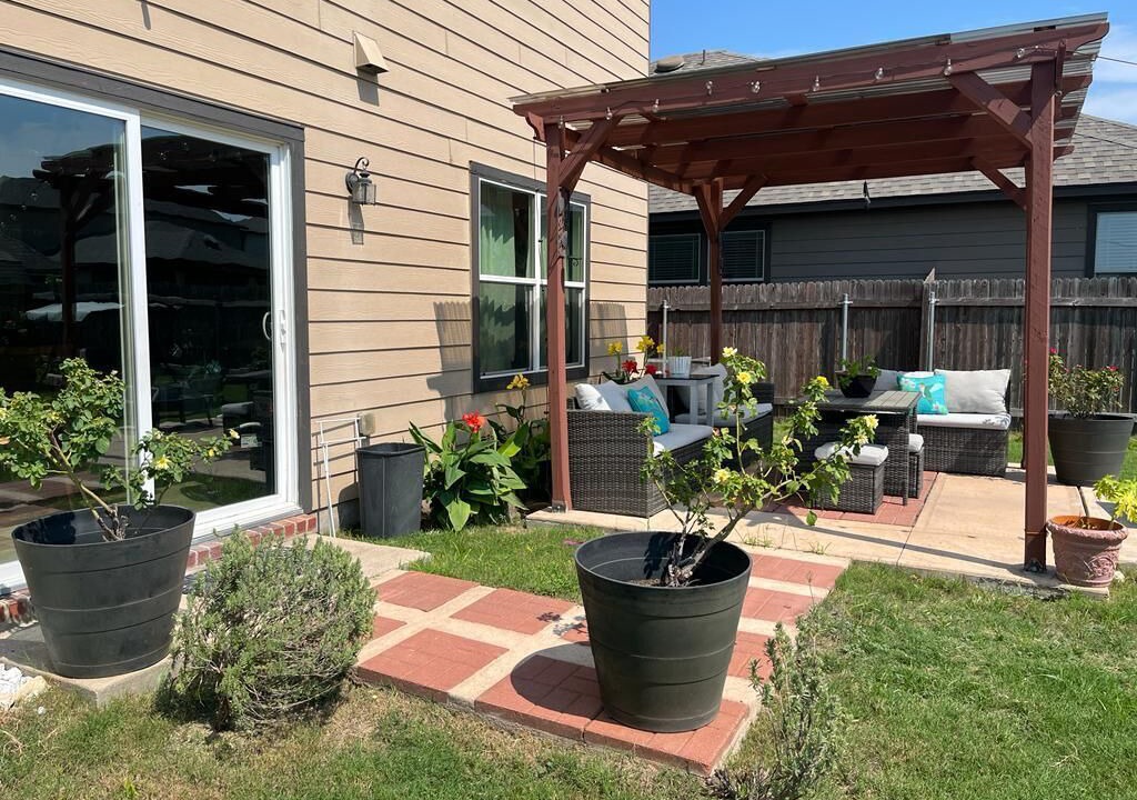 Photo of Patio Balcony in Manor