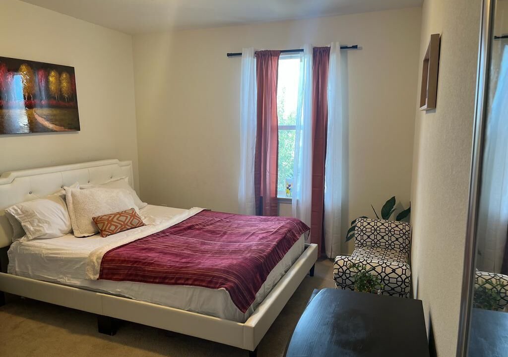 Photo of Bedroom in Manor