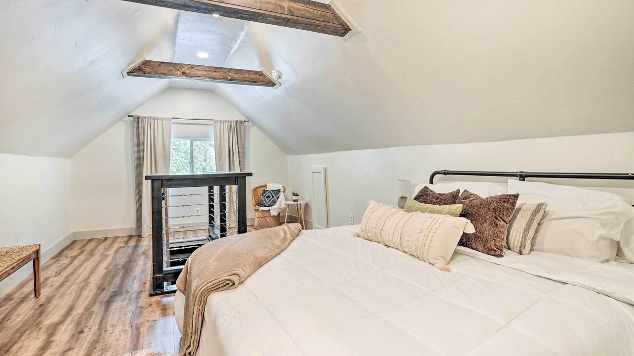 Photo of Bedroom in South Perry District