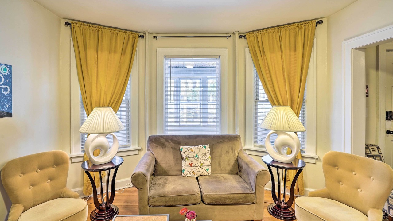 Photo of Livingroom in Melrose