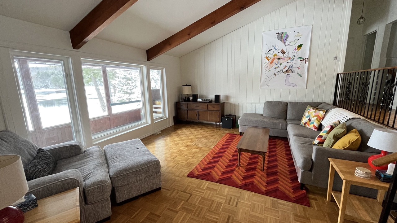 Photo of Livingroom in Brudenell