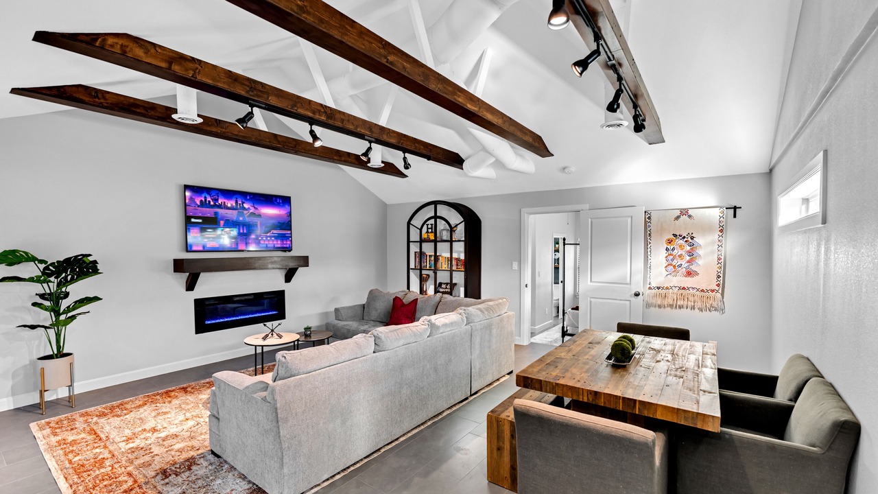 Photo of Livingroom in Original Town