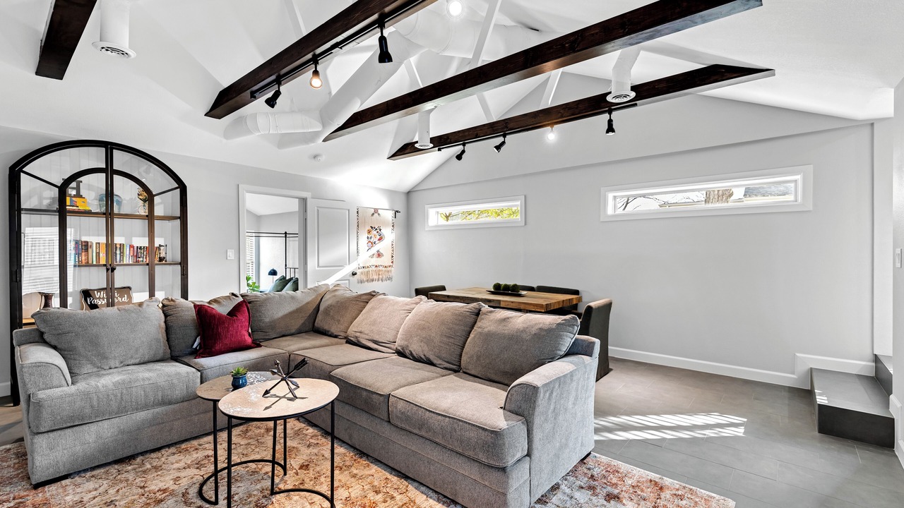 Photo of Livingroom in Original Town