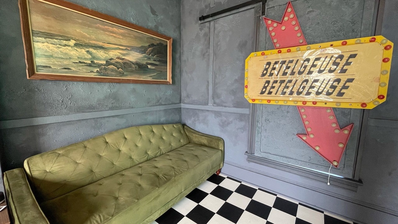 Photo of Livingroom in Oakland