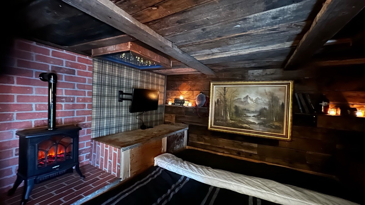 Photo of Bedroom in Oakland