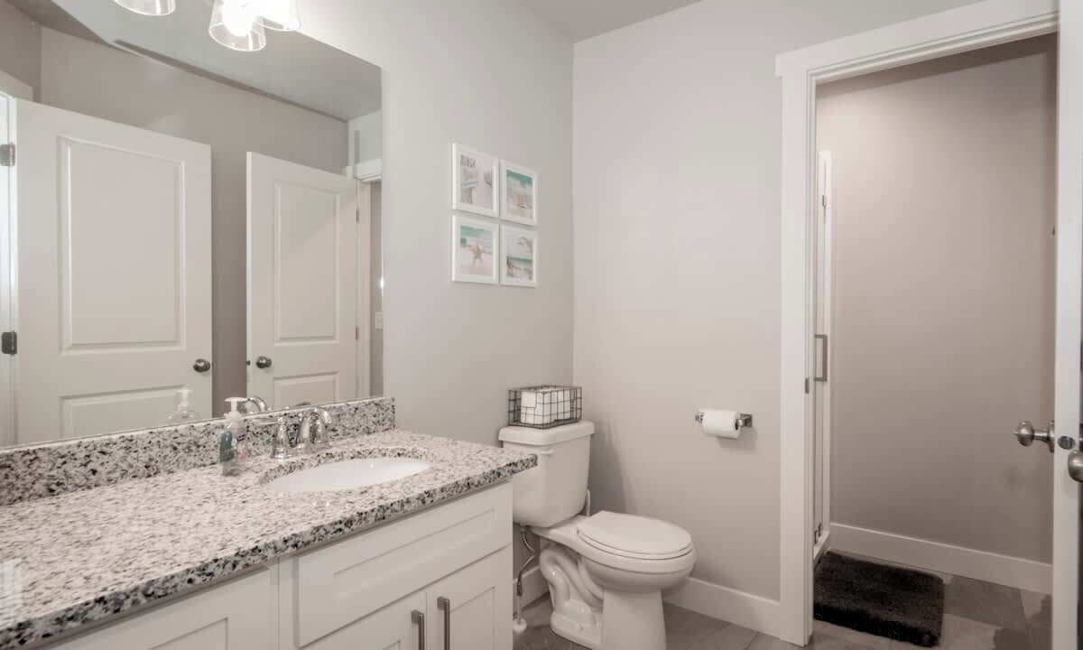 Photo of Bathroom in Garden City