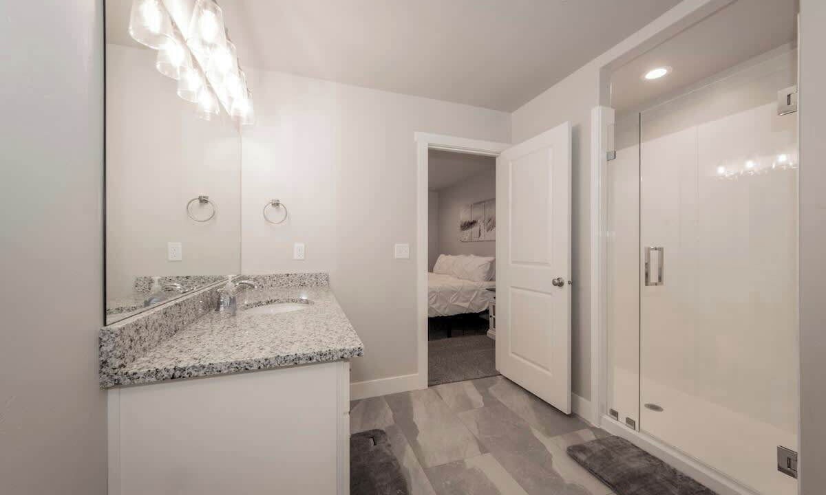 Photo of Bathroom in Garden City
