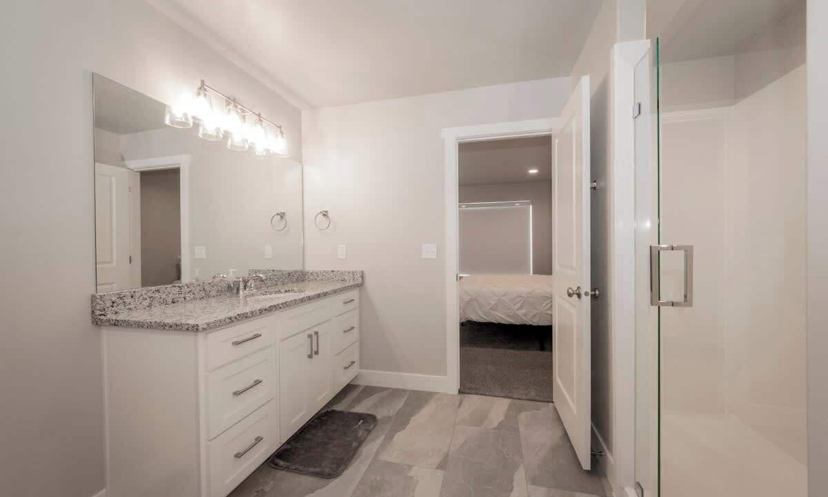 Photo of Bathroom in Garden City