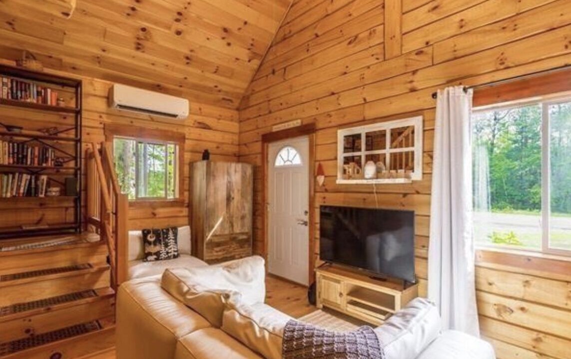 Photo of Livingroom in Iron River