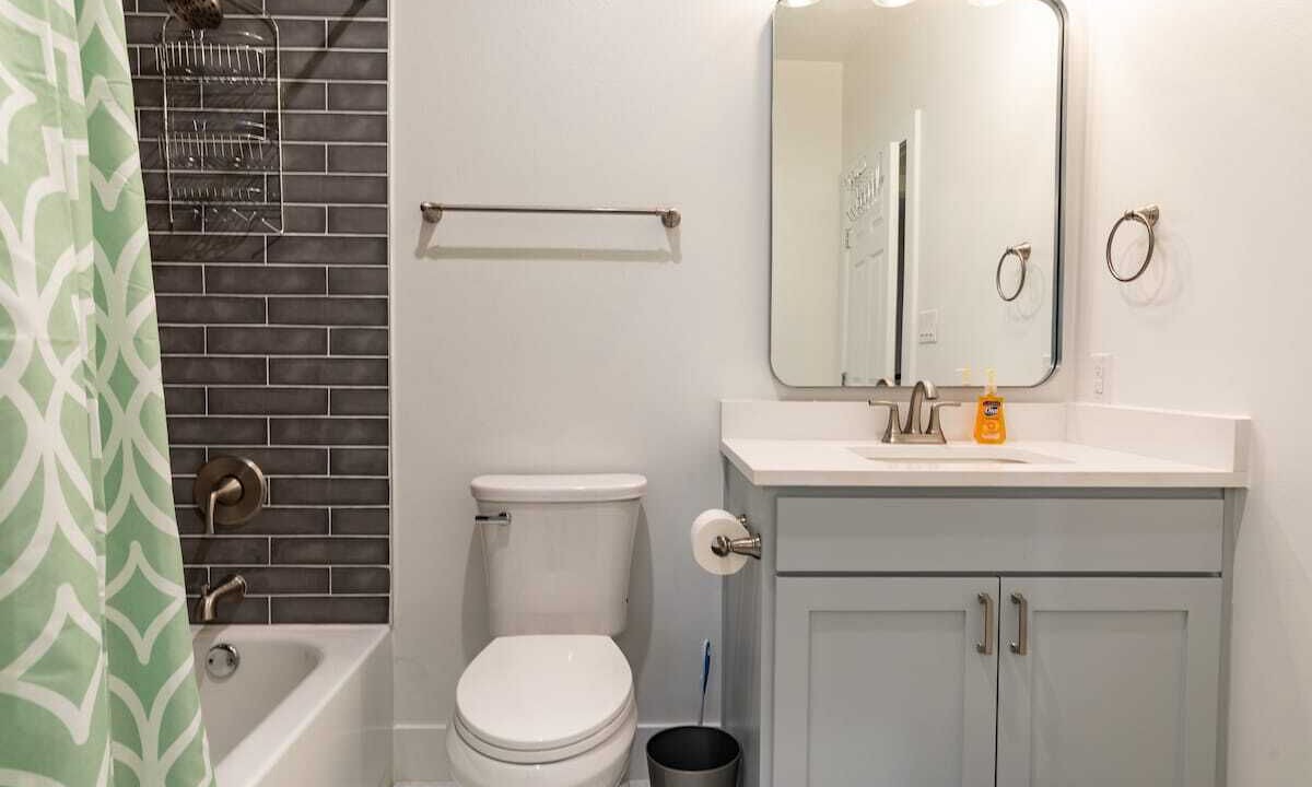 Photo of Bathroom in Montopolis