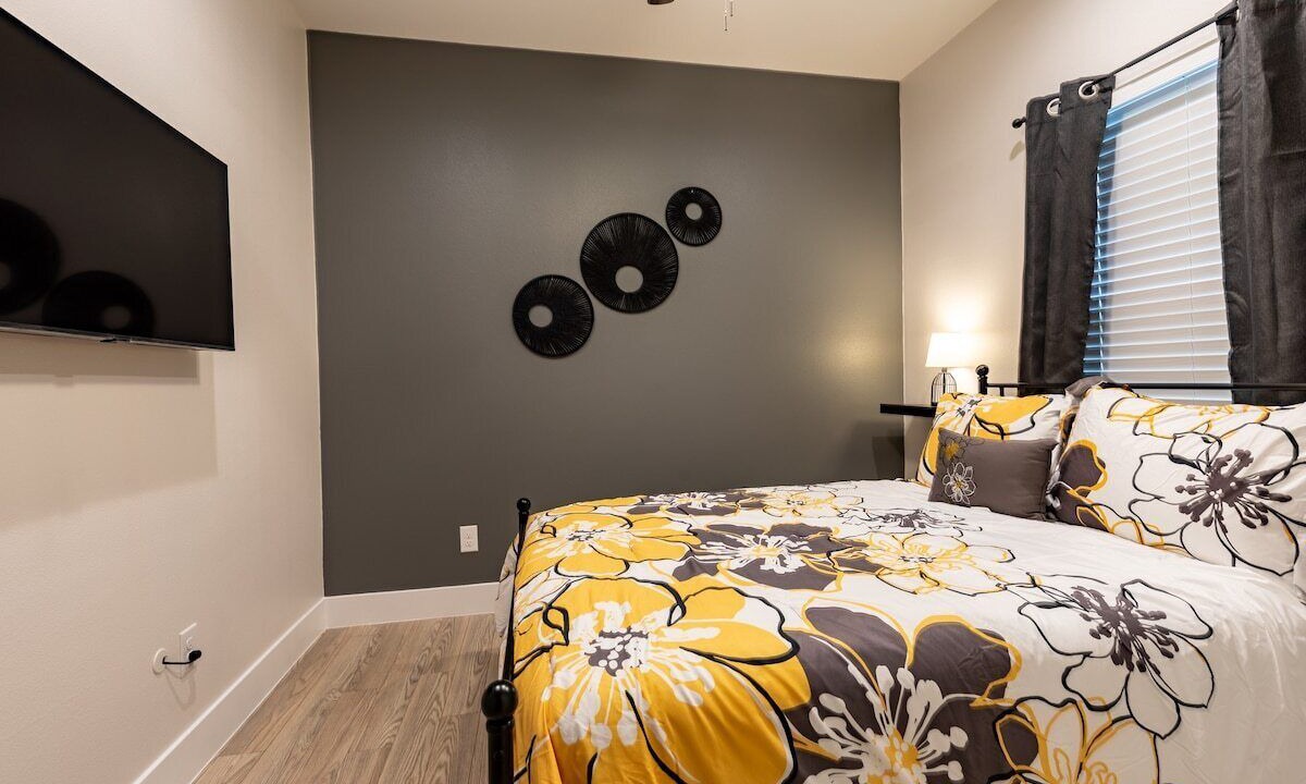 Photo of Bedroom in Montopolis