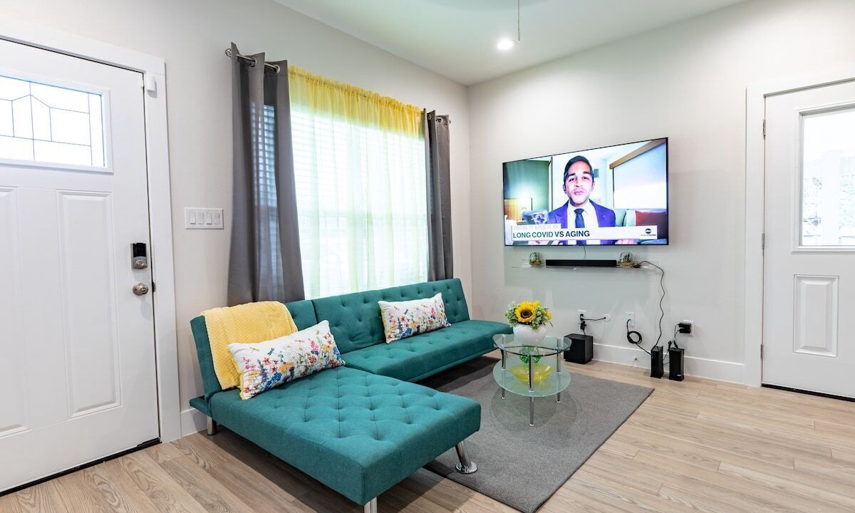 Photo of Livingroom in Montopolis