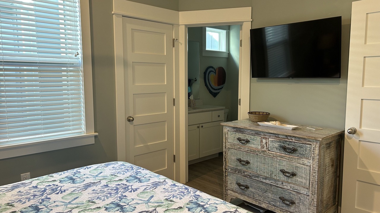 Photo of Bedroom in Corolla Light