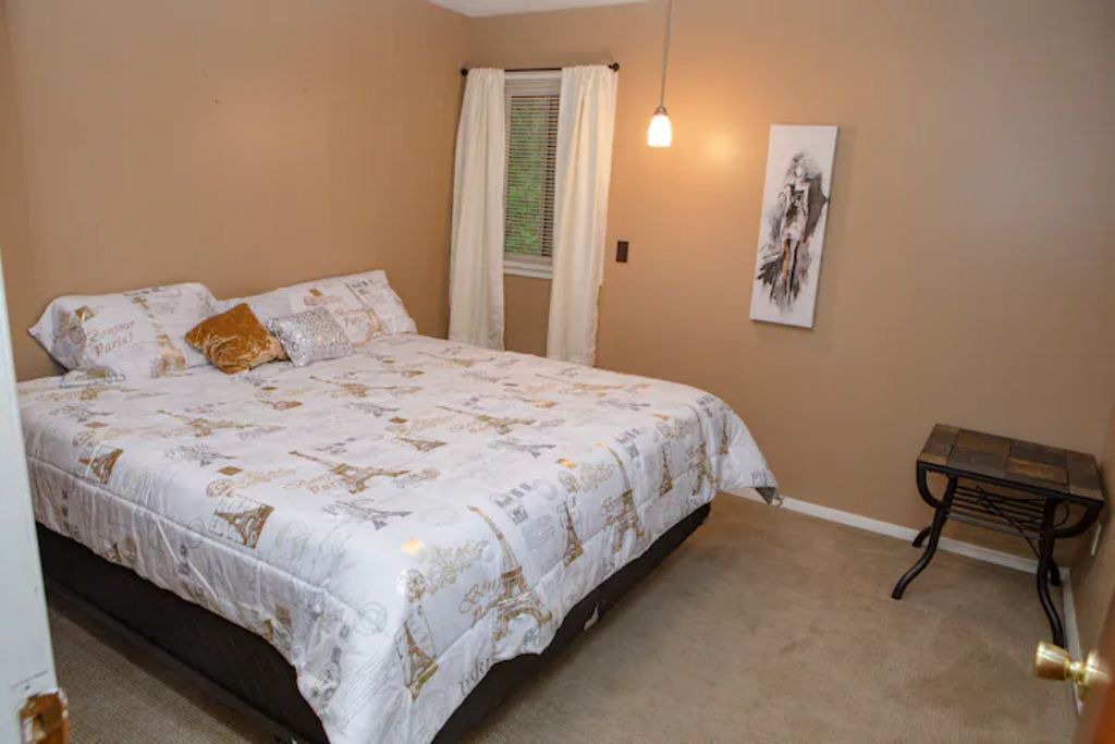 Photo of Bedroom in East Dubuque