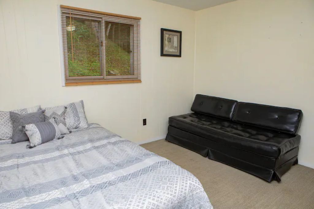 Photo of Bedroom in East Dubuque