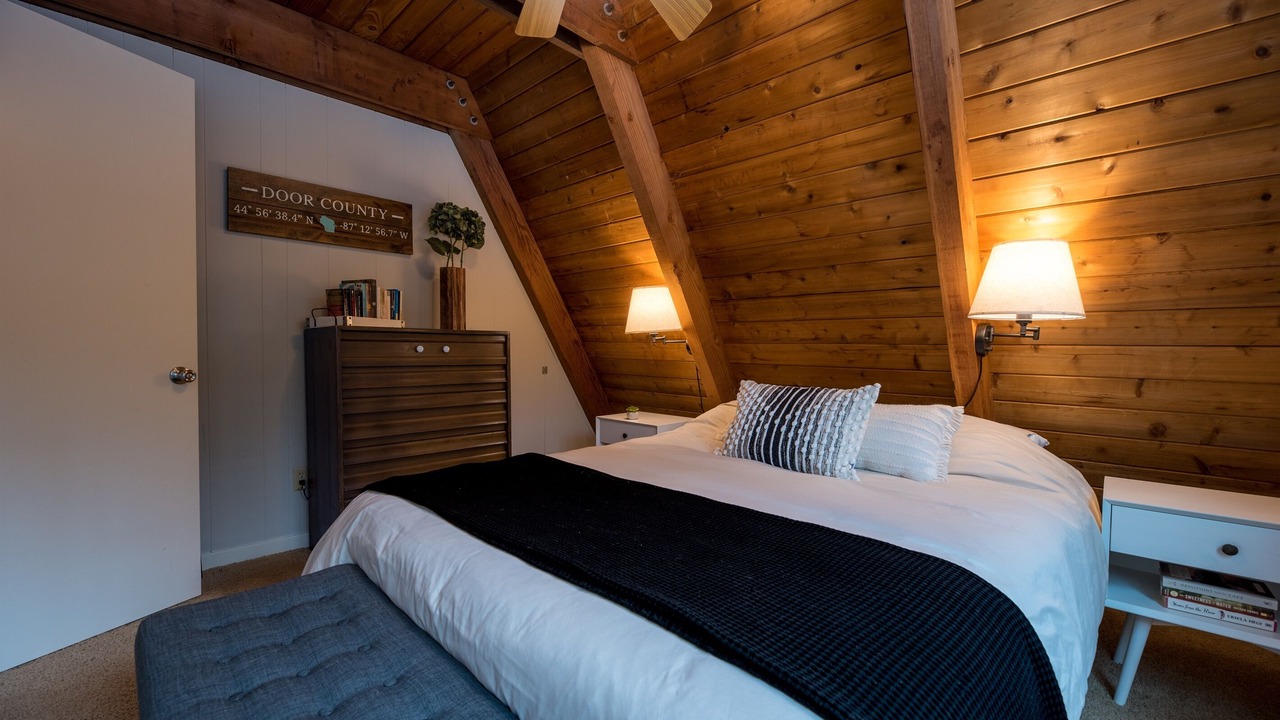 Photo of Bedroom in Ellison Bay