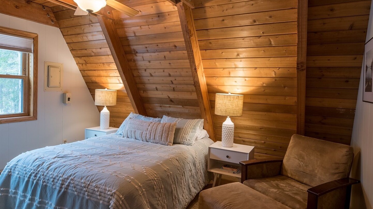 Photo of Bedroom in Ellison Bay