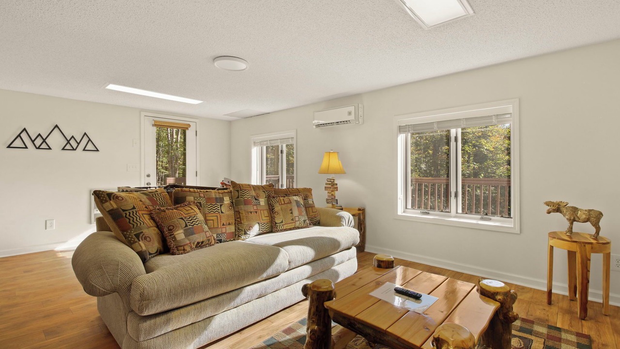 Photo of Livingroom in Charter Hills
