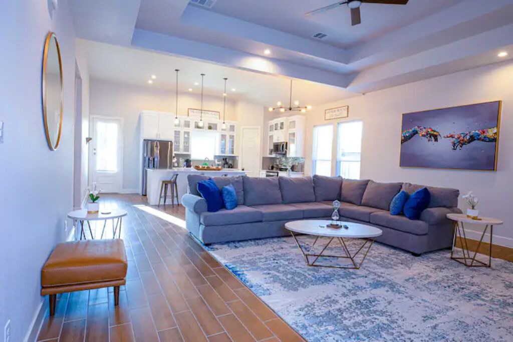 Photo of Livingroom in Cedar Crest