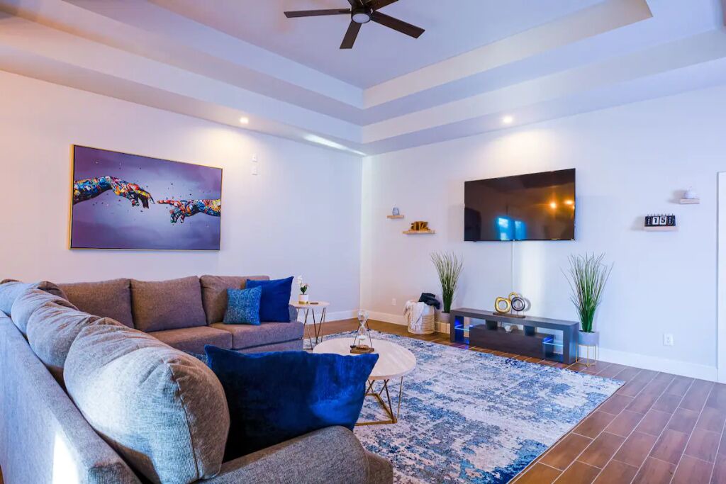 Photo of Livingroom in Cedar Crest
