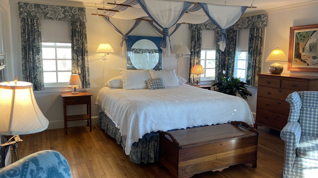 Photo of Bedroom in West Chop