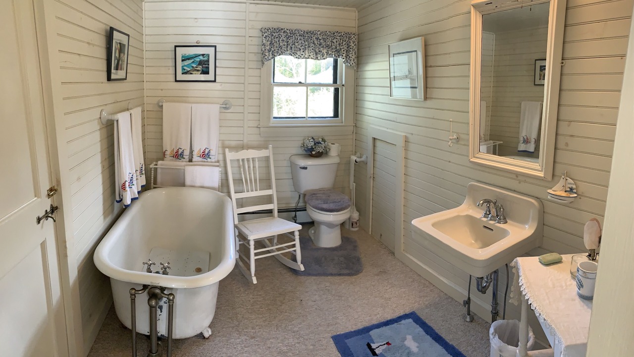 Photo of Bathroom in Friendship